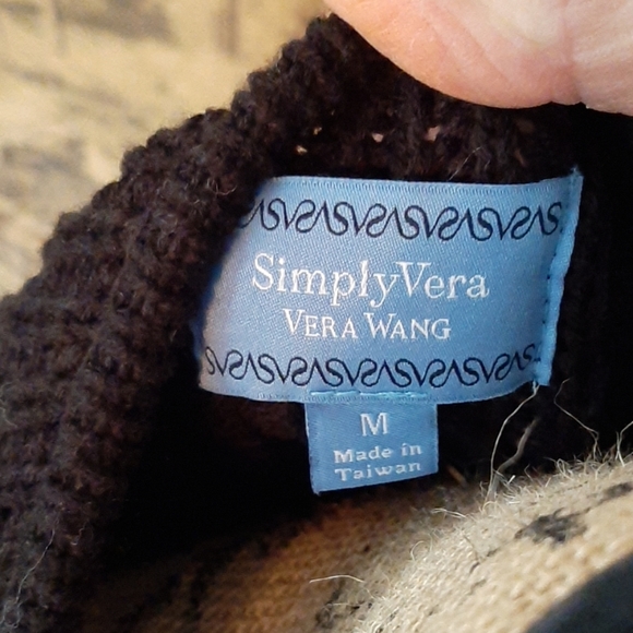 Simply Vera Wang black sweater - Picture 7 of 7